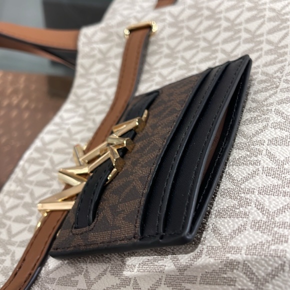 MICHAEL KORS
Reed Large Card Holder Case Wallet 
Brown /Black MK Signature 
NWT - Picture 14 of 16